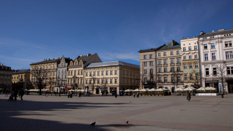 Zmiany lokatorskie u dewelopera: kiedy zgłaszać i co można zmienić w projekcie
